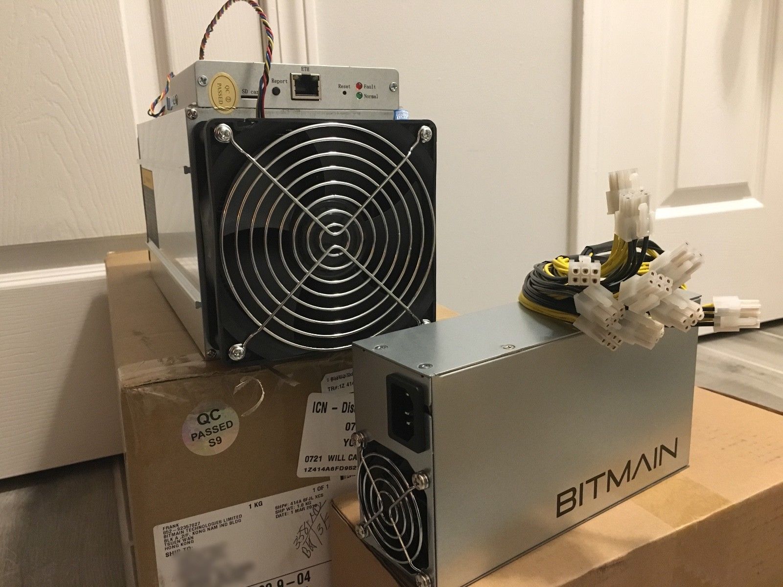 Antminer S9 Antminer S9