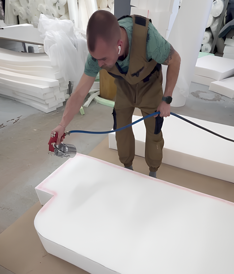 В следующий раз, когда соберётесь писать негативный отзыв на вонючий диван, вспомните, что он спасает вас от пожара 