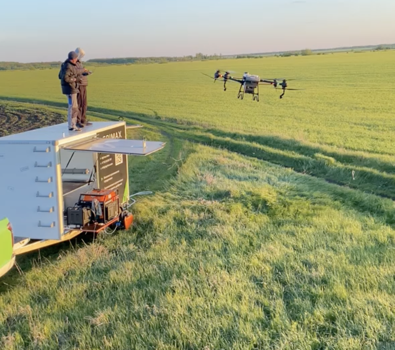 Вручную дроном управляют в аварийной ситуации, например, чтобы вывести во время РЭПа или в аварийном режиме
