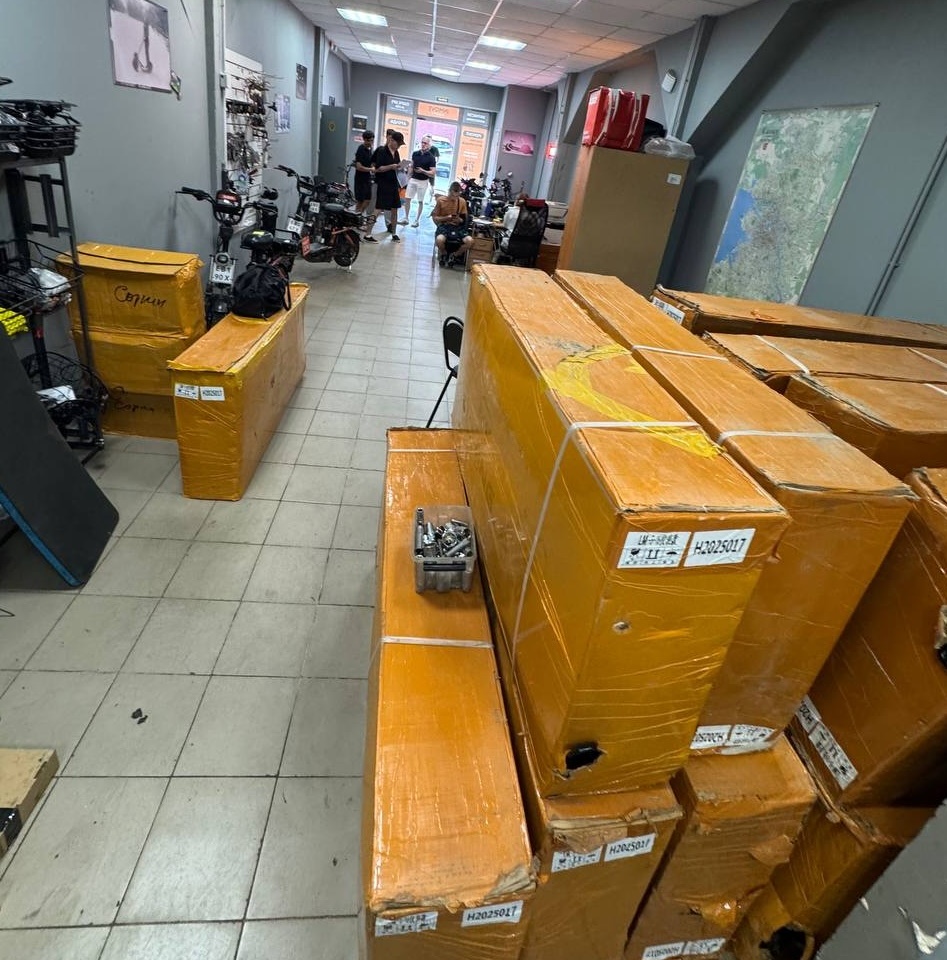 Не надо ждать 2 месяца, и всегда знаем, куда прийти с гарантийными проблемами.