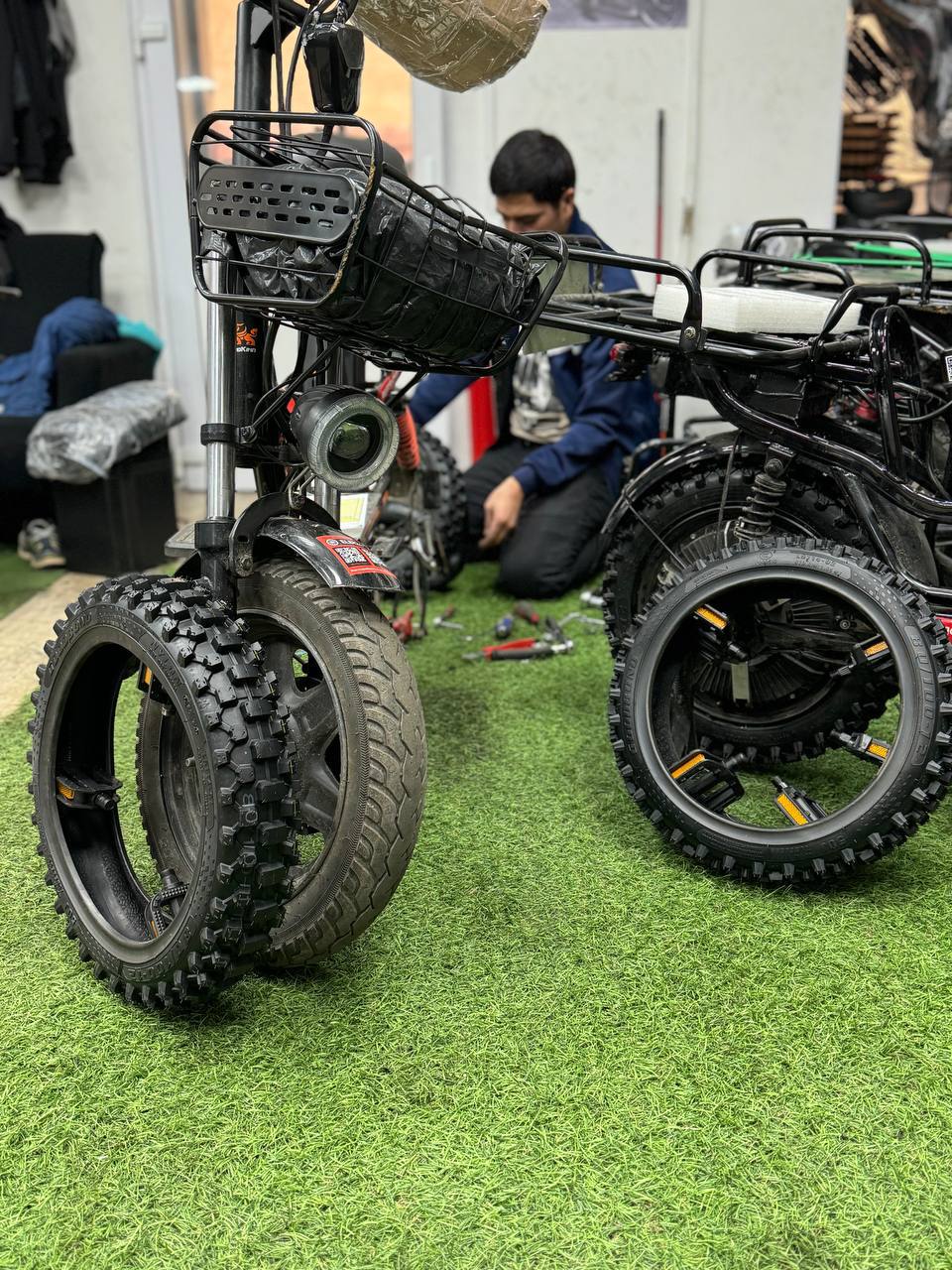 На велосипеды, что купили летом, надо отдельно покупать резину и перебортовывать 