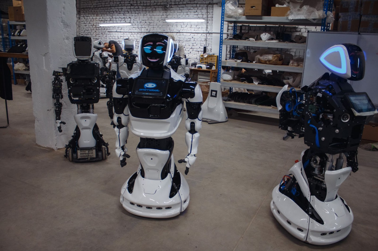 Светится от счастья, что наконец включили 