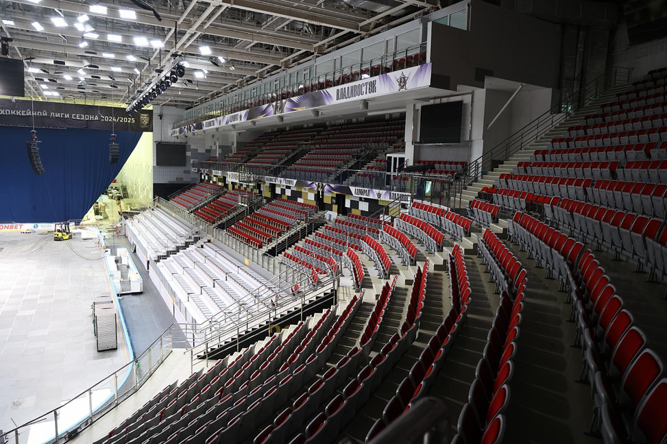 Как устроен стадион во Владивостоке: некоторые особенности края мира, айтишечки и про перекупов - 18