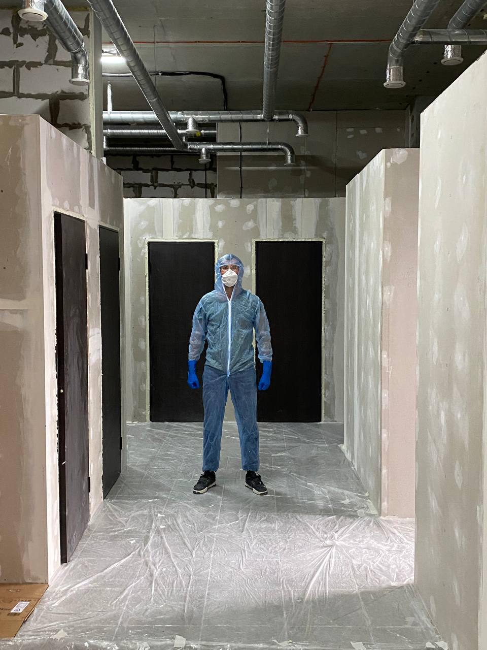 Наиграл 6 000 часов в контрстрайк, а теперь крашу свой компьютерный клуб