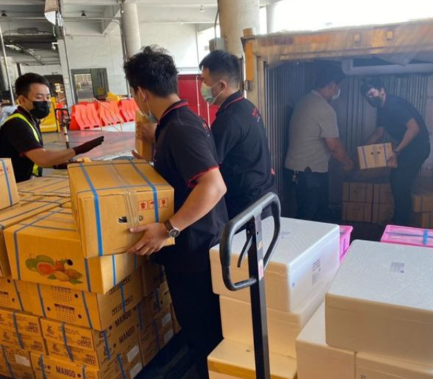 Мы нашли нишу, куда не идут сети, и продаем на 10 млн ₽ в год. Но всё время думаем, что дальше - 7 Мы нашли нишу, куда не идут сети, и продаем на 10 млн ₽ в год. Но всё время думаем, что дальше - 7