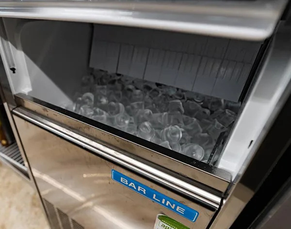 Полный бункер льдогенератор 