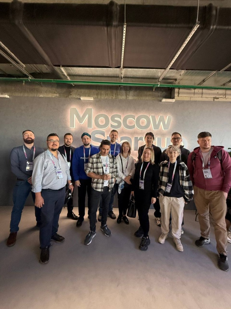 Самая большая делегация стартаперов была от Радара. На фото – ⅕ часть всех радаровцев на Moscow Startup Summit