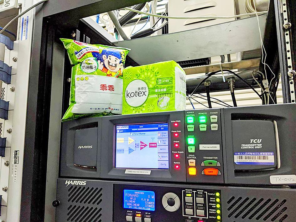 Эти чипCы (именно снеки!) защищают серверные, спутники и банкоматы в Тайване - 1