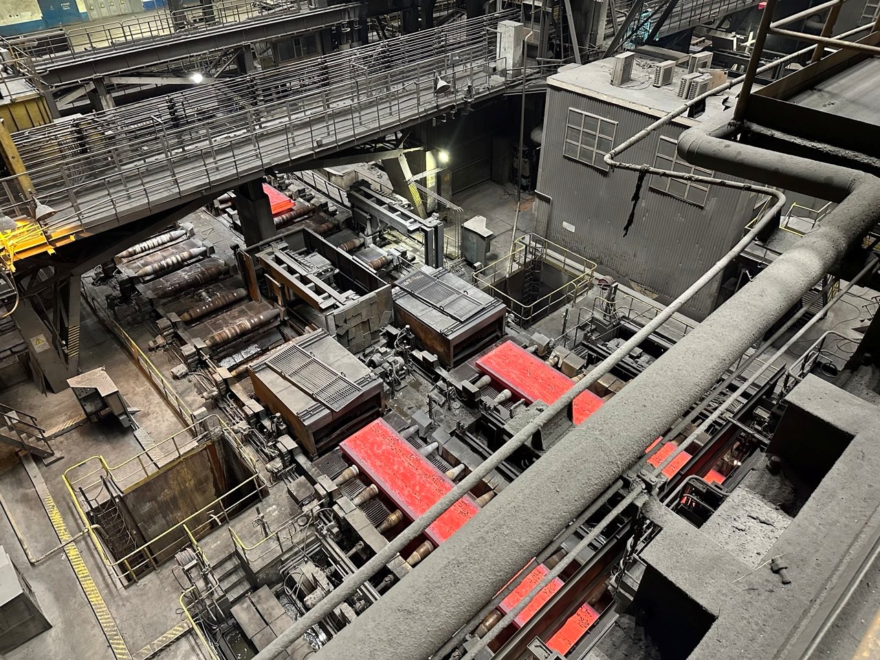 Среди кокса, шлака, валков и лебедей: день на металлургическом комбинате - 25 Среди кокса, шлака, валков и лебедей: день на металлургическом комбинате - 25