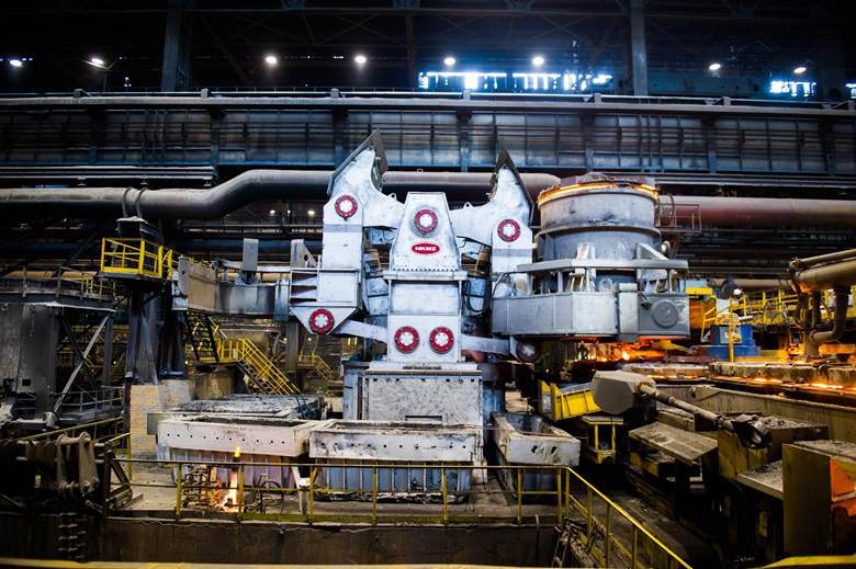 Машина непрерывного литья заготовок, внизу — сегменты