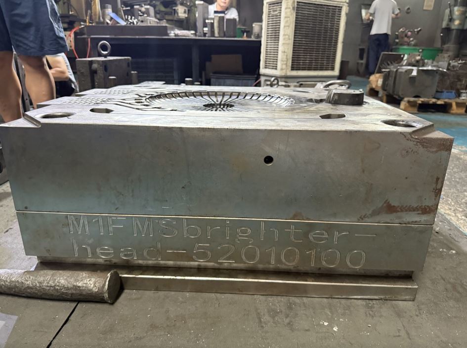 Инженер-программист рассказал, какие уроки он усвоил при запуске самой яркой в мире лампы - 3