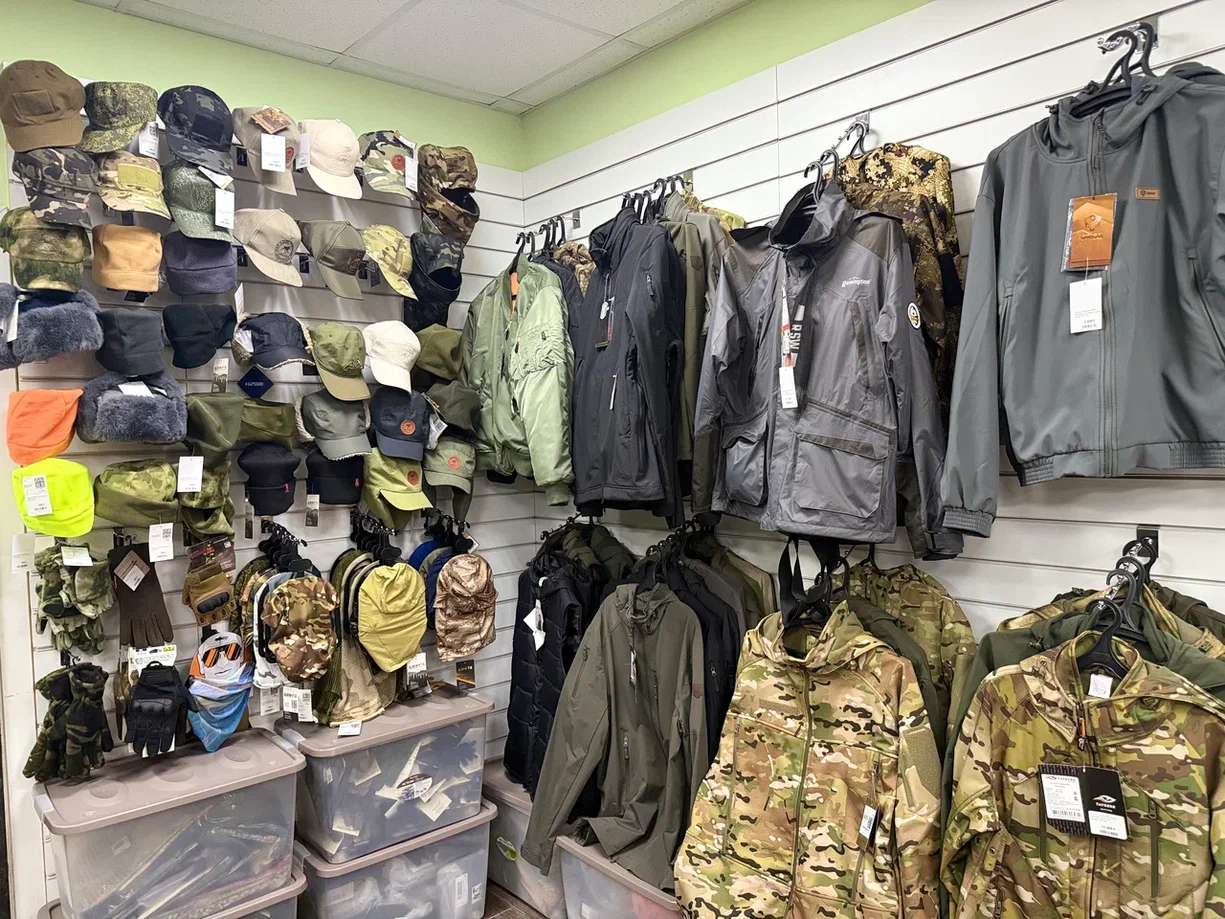 В одном месте можно купить всё, что нужно для отдыха или тактических видов спорта, от одежды…