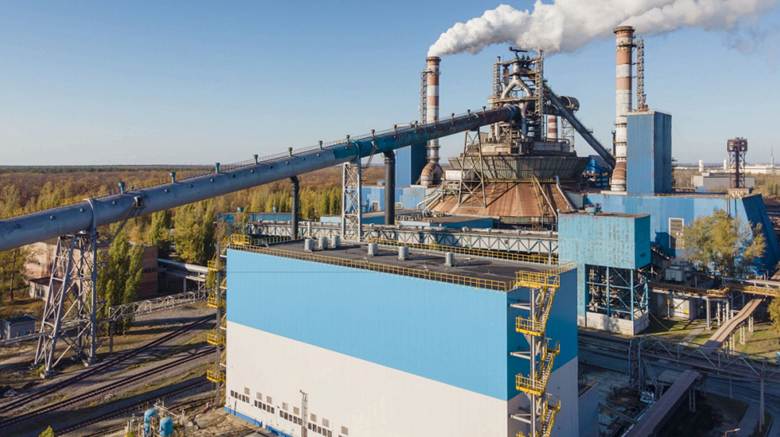 Доменная печь и конвейер для загрузки сырья в печь