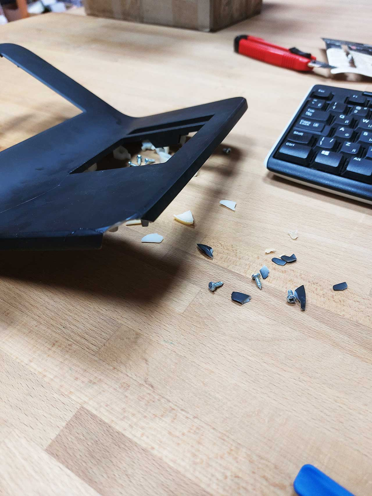 Разбитый макет корпуса.