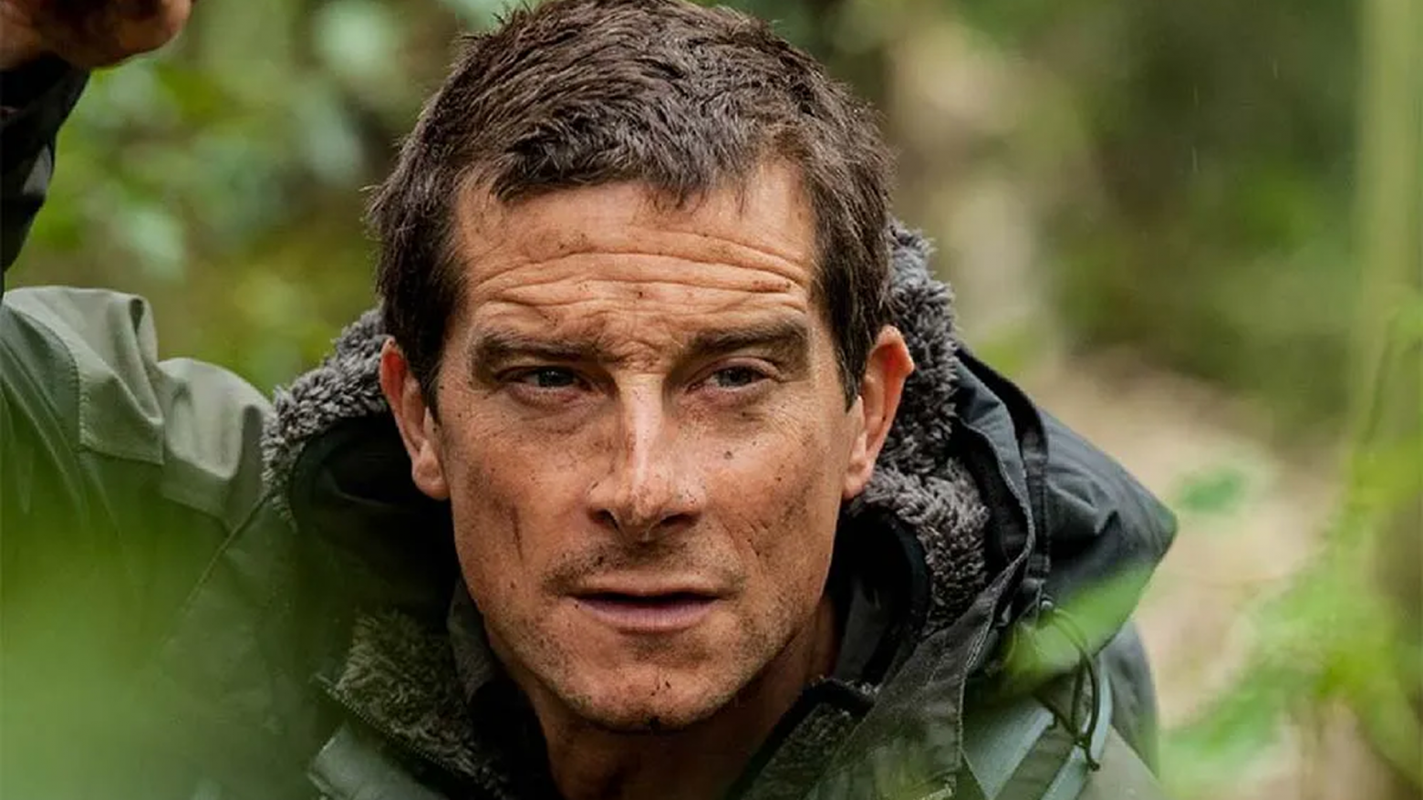 Типичный сотрудник нашего отдела маркетинга в конце недели. Превозмогает. Источник: Bear Grylls Survival Academy