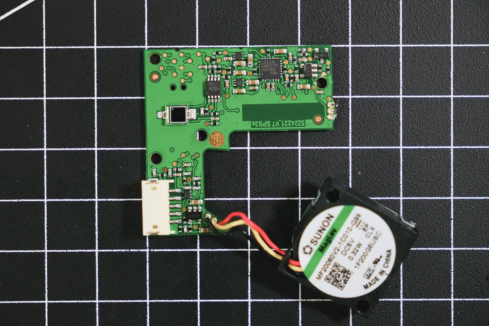 Плата Sensirion (лазерный диод пришлось отпаять от платы при демонтаже)