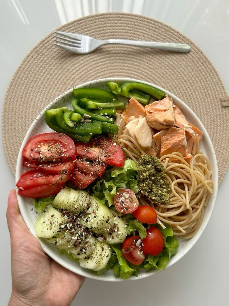 Доставка готовой еды - лайфхак для тех, у кого совсем нет времени. Даже чтобы выйти на обед