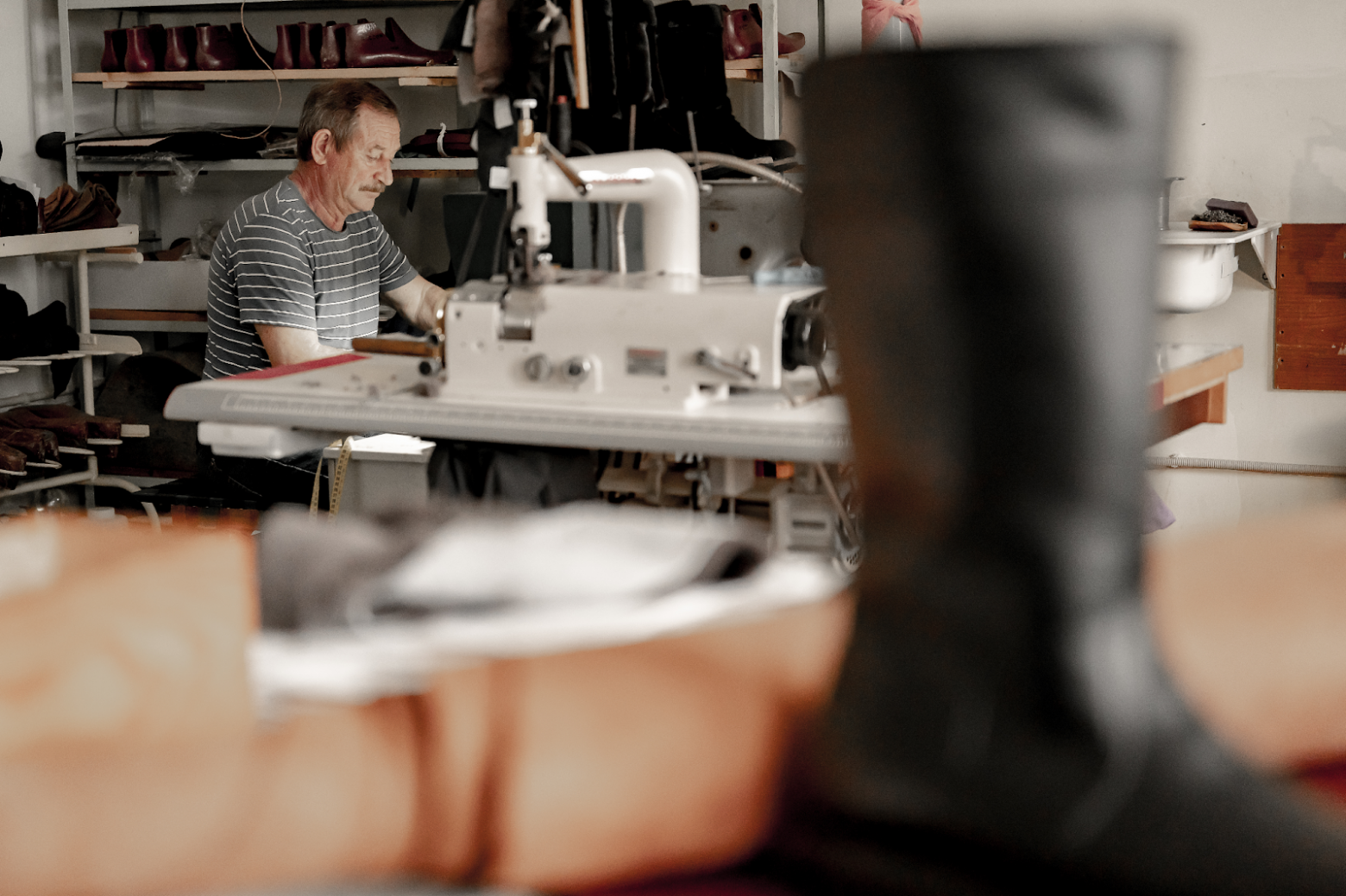 Я режу кожу на советских станках и делаю 15 млн в год без маркетплейсов - 6 Я режу кожу на советских станках и делаю 15 млн в год без маркетплейсов - 6