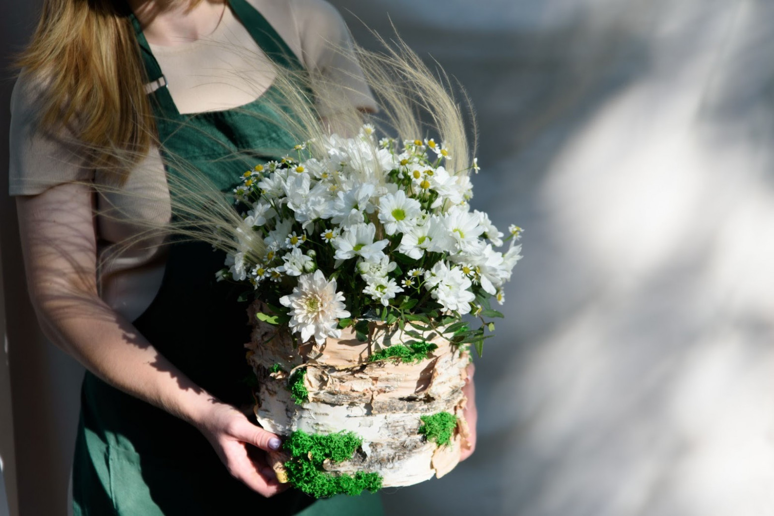 Как раз одно из направлений, с чем мы начинаем работать — это букеты на каркасах, без упаковки.