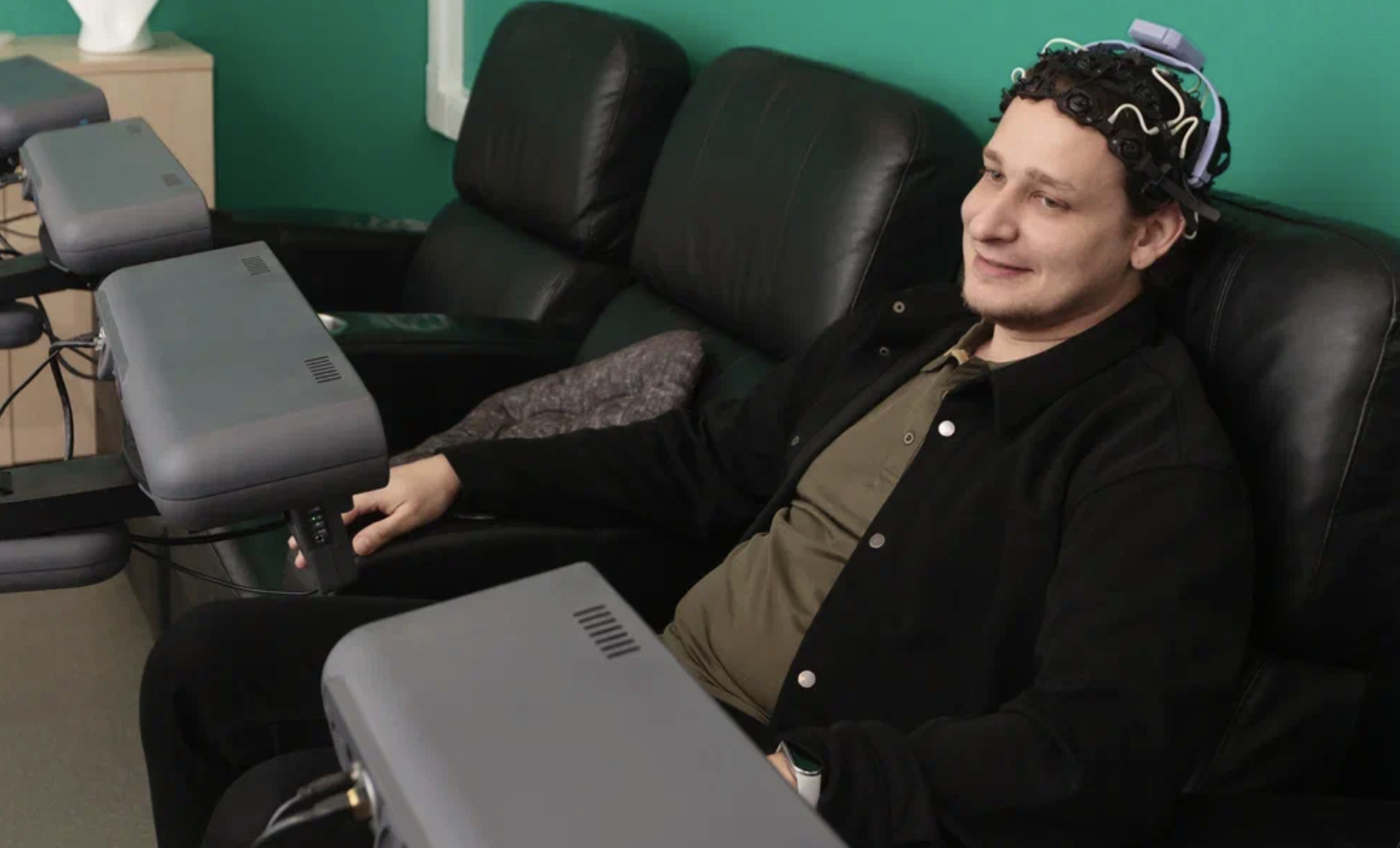 Это тоже нейромаркетинговая лаборатория. сериалы так тестируют например