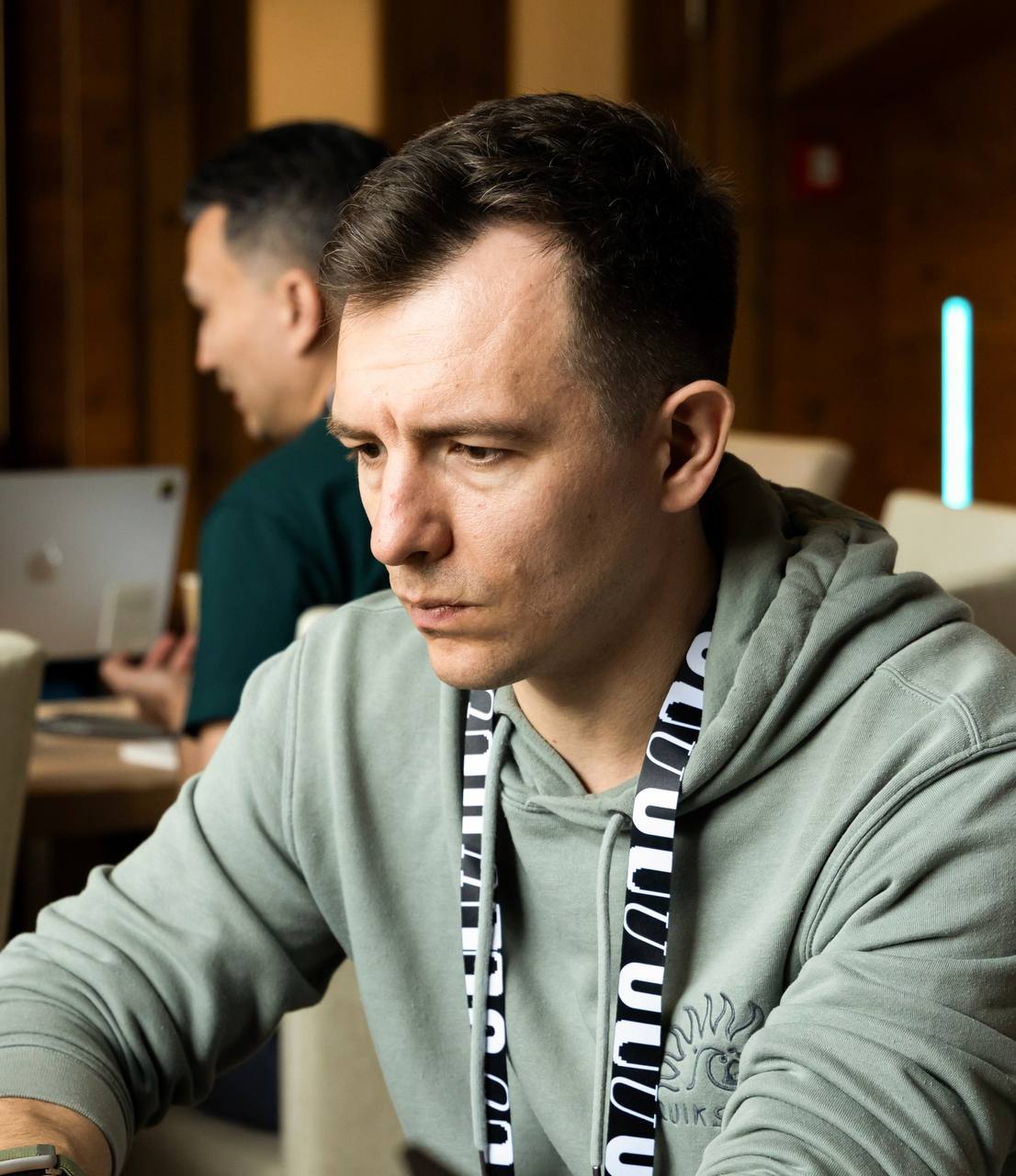 Как CEO, CTO и CIO за 8 часов собрали ИИ-директора, который умеет держать позицию под давлением - 9