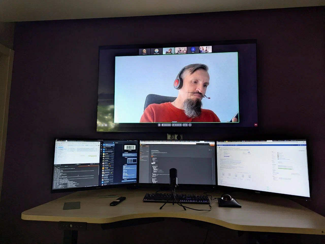 Так видит встречу один из наших разработчиков