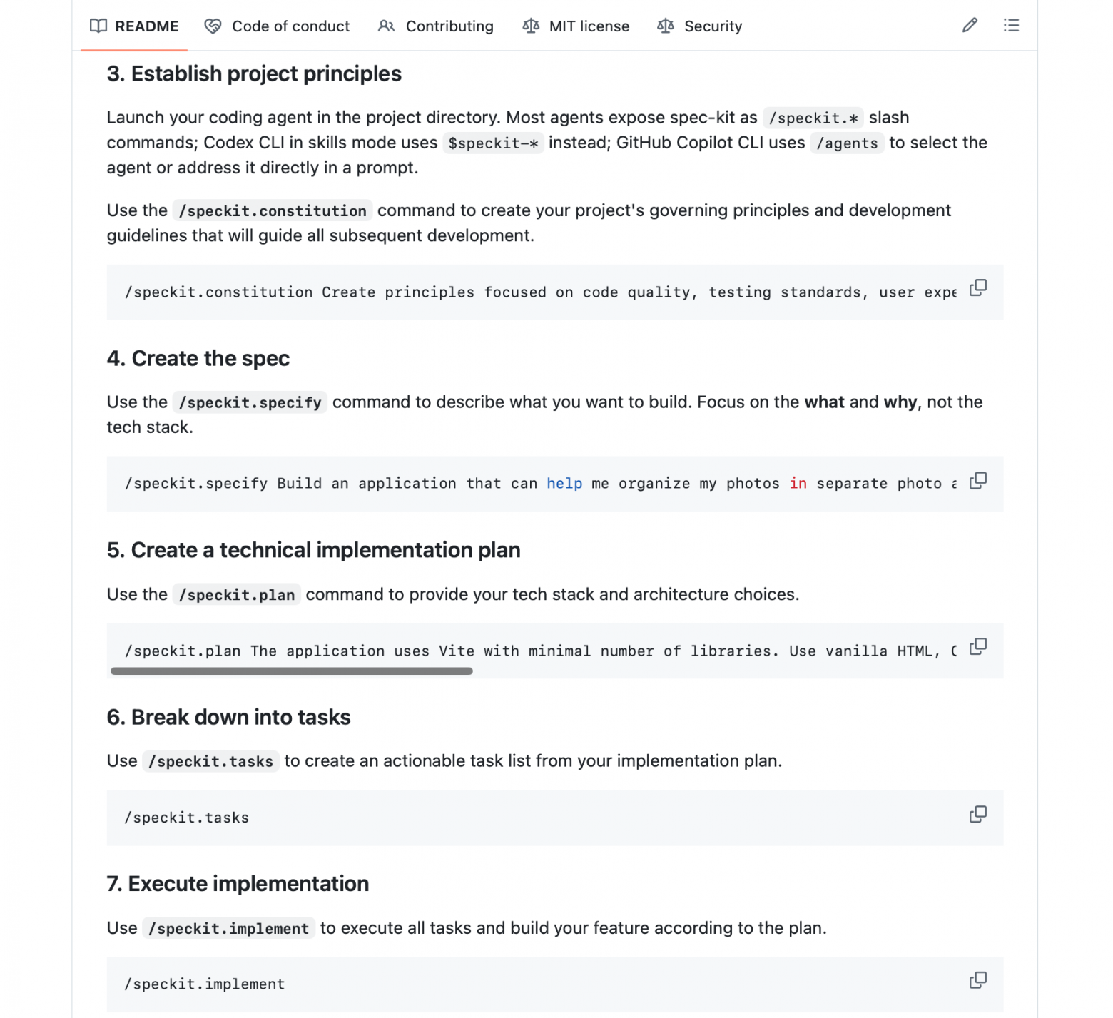 Spec Kit — открытый инструмент GitHub для Spec-Driven Development: проект заранее задают набором текстовых файлов — принципы, спецификация, план, задачи, — а агент опирается на них, а не достраивает контекст по догадкам. Источник: Spec Kit на GitHub